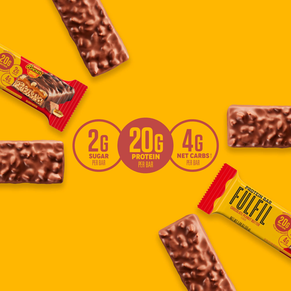 FULFIL Reese's barrita en mano durante una caminata, energía rápida y proteína portátil