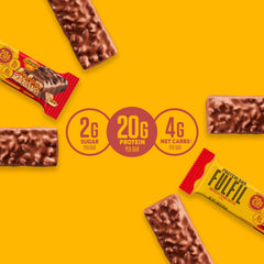 FULFIL Reese's barrita en mano durante una caminata, energía rápida y proteína portátil