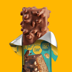 FULFIL primer plano de la textura con mini crispies y doble capa de chocolate