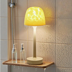 Funlenry vista frontal sobre repisa de baño mostrando diseño compacto y versátil