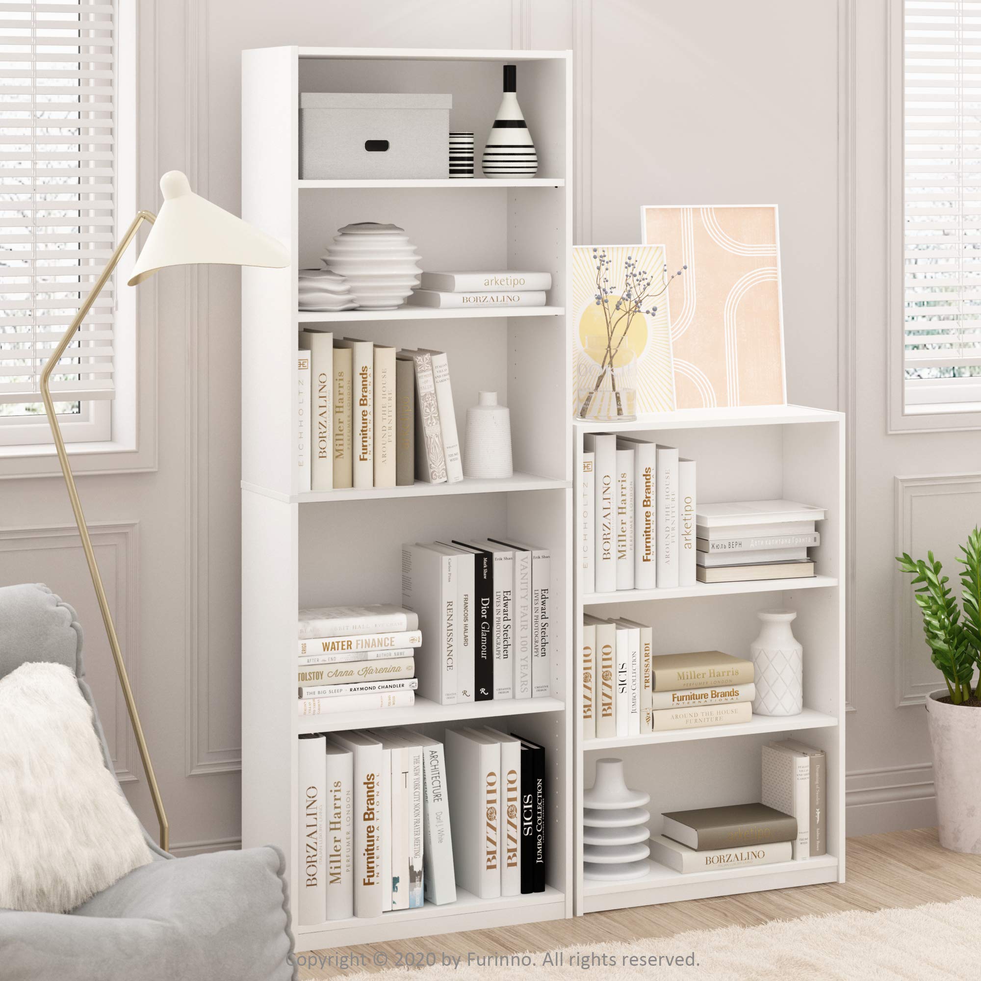 Furinno Jaya estantería en salón con libros y plantas para inspiración decorativa