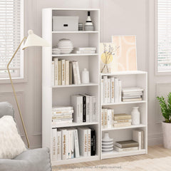 Furinno Jaya estantería en salón con libros y plantas para inspiración decorativa