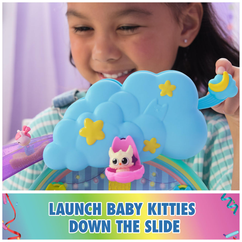 DREAMWORKS GABBY'S DOLLHOUSE baby kitty en carretilla durante juego de paseo