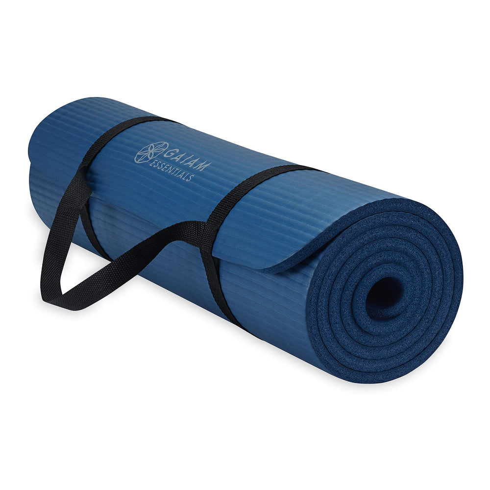 Gaiam esterilla frontal azul marino mostrando superficie y tamaño cómodo