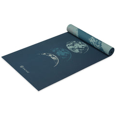 Gaiam esterilla Lunar Wave vista frontal mostrando diseño impreso y color
