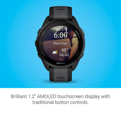 Garmin Forerunner 165 detalle de correa y botón, diseño cómodo y seguro