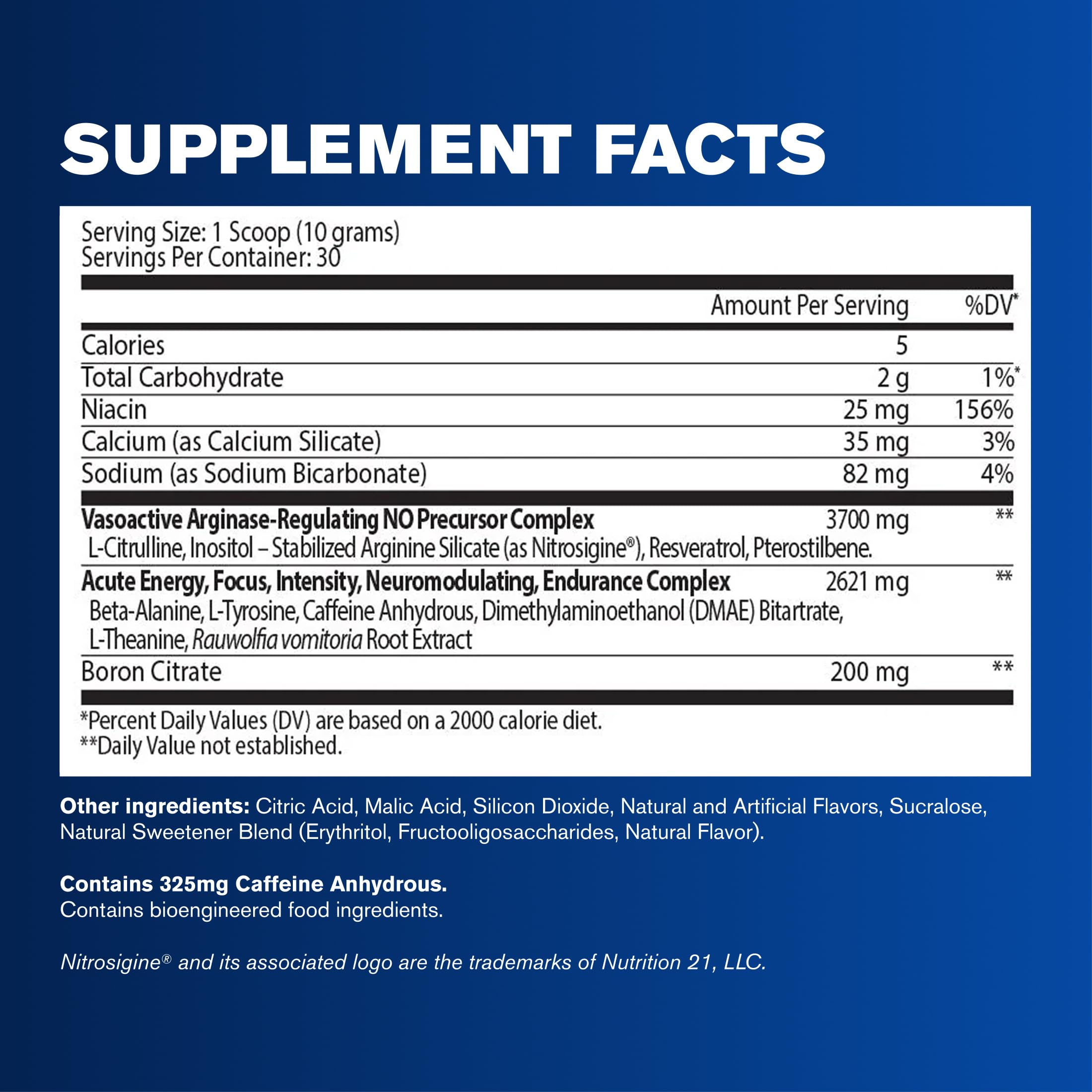 GAT SPORT mezcla de NITRAFLEX en vaso transparente lista para beber antes del entrenamiento