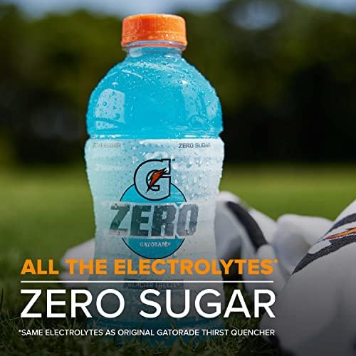 Gatorade atleta bebiendo durante entrenamiento para reponer electrolitos