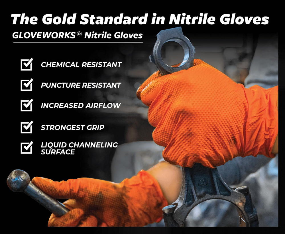 GLOVEWORKS manos con guantes trabajando en motor demostrando protección