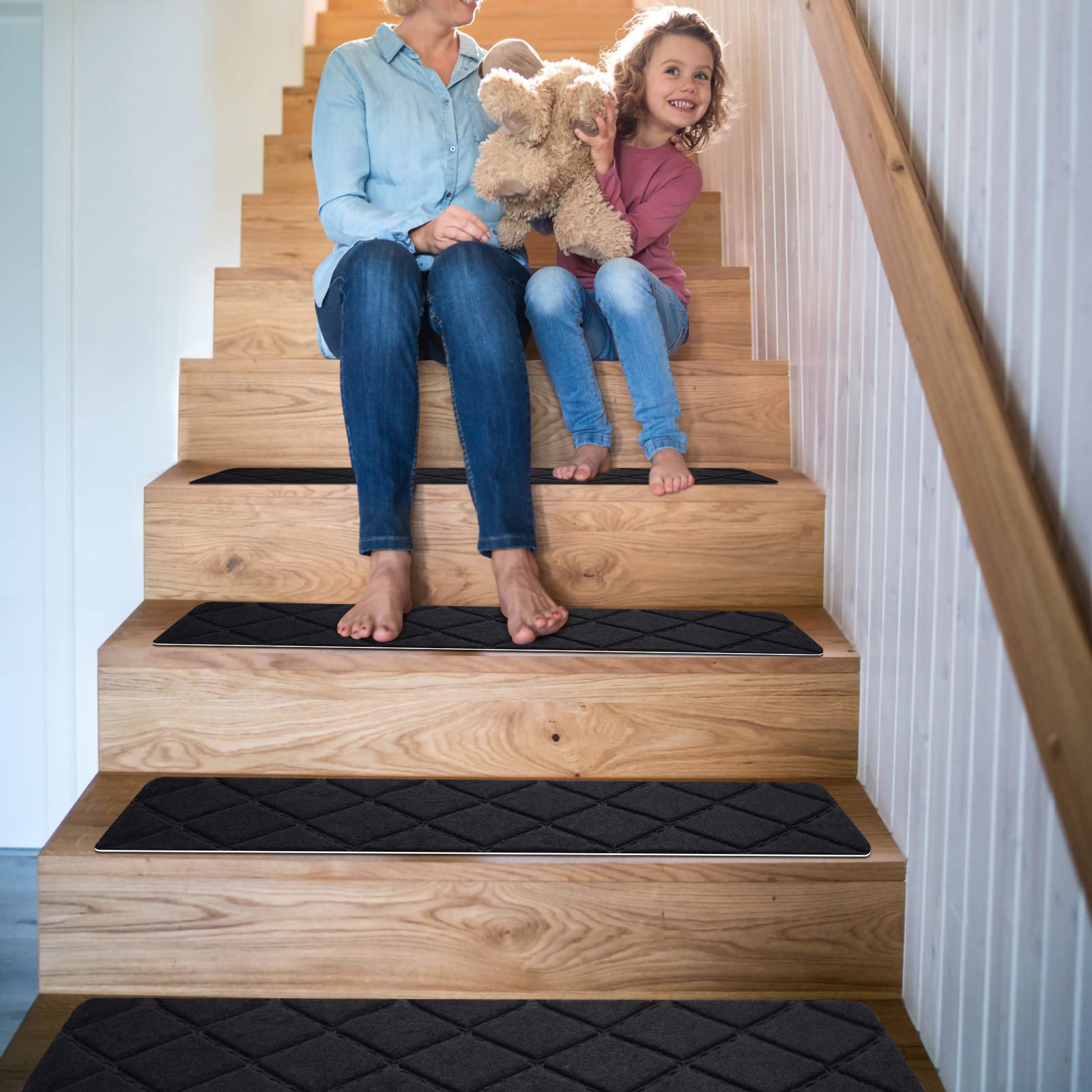 Gmonby conjunto de alfombrillas instaladas en escalera mostrando cobertura uniforme