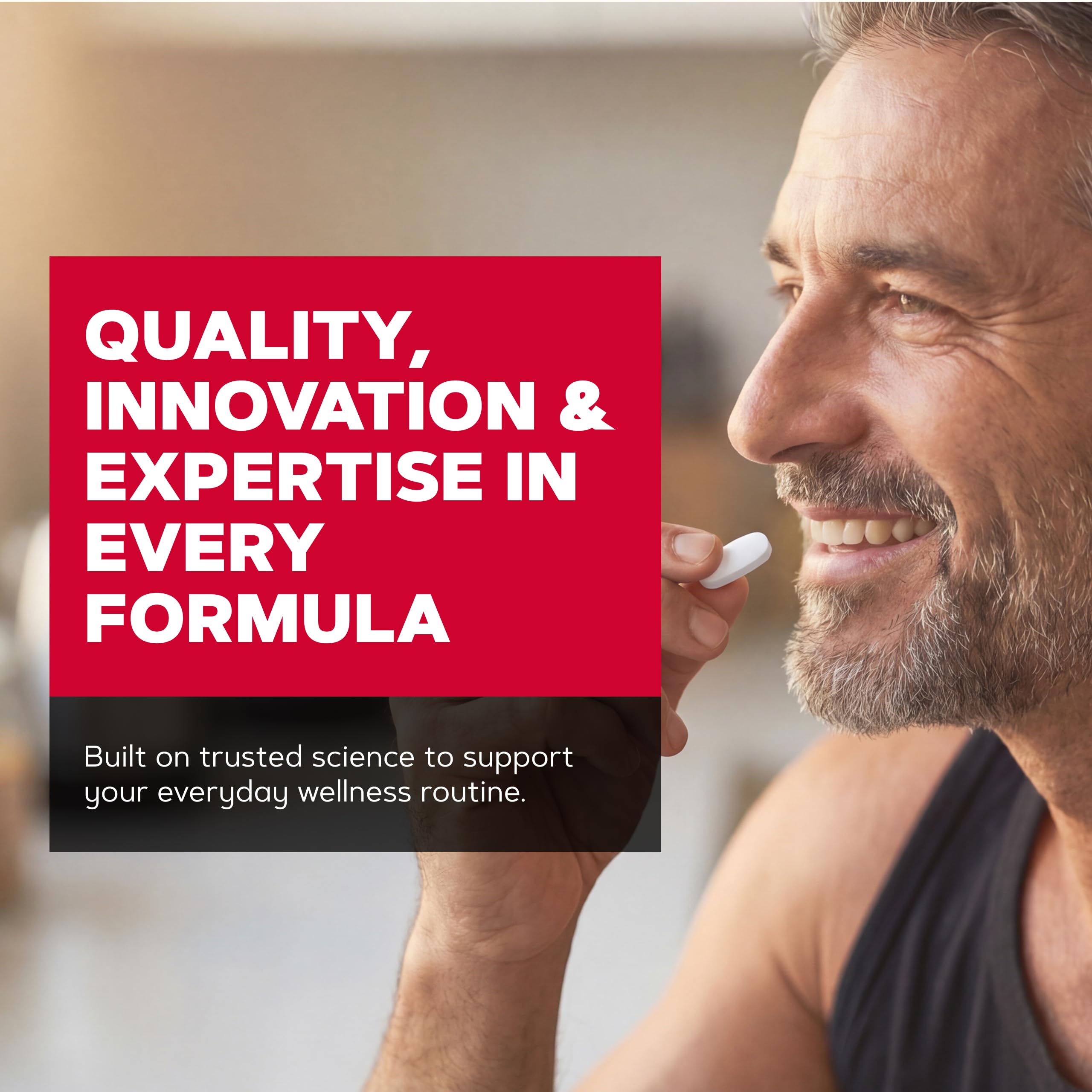 GNC botella abierta de Mega Men 50 Plus mostrando caplets listos para el consumo