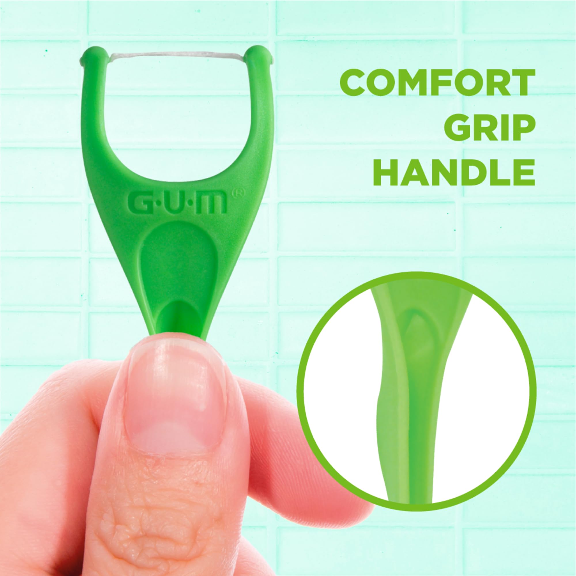 GUM floss pick en mano demostrando uso rápido tras comidas