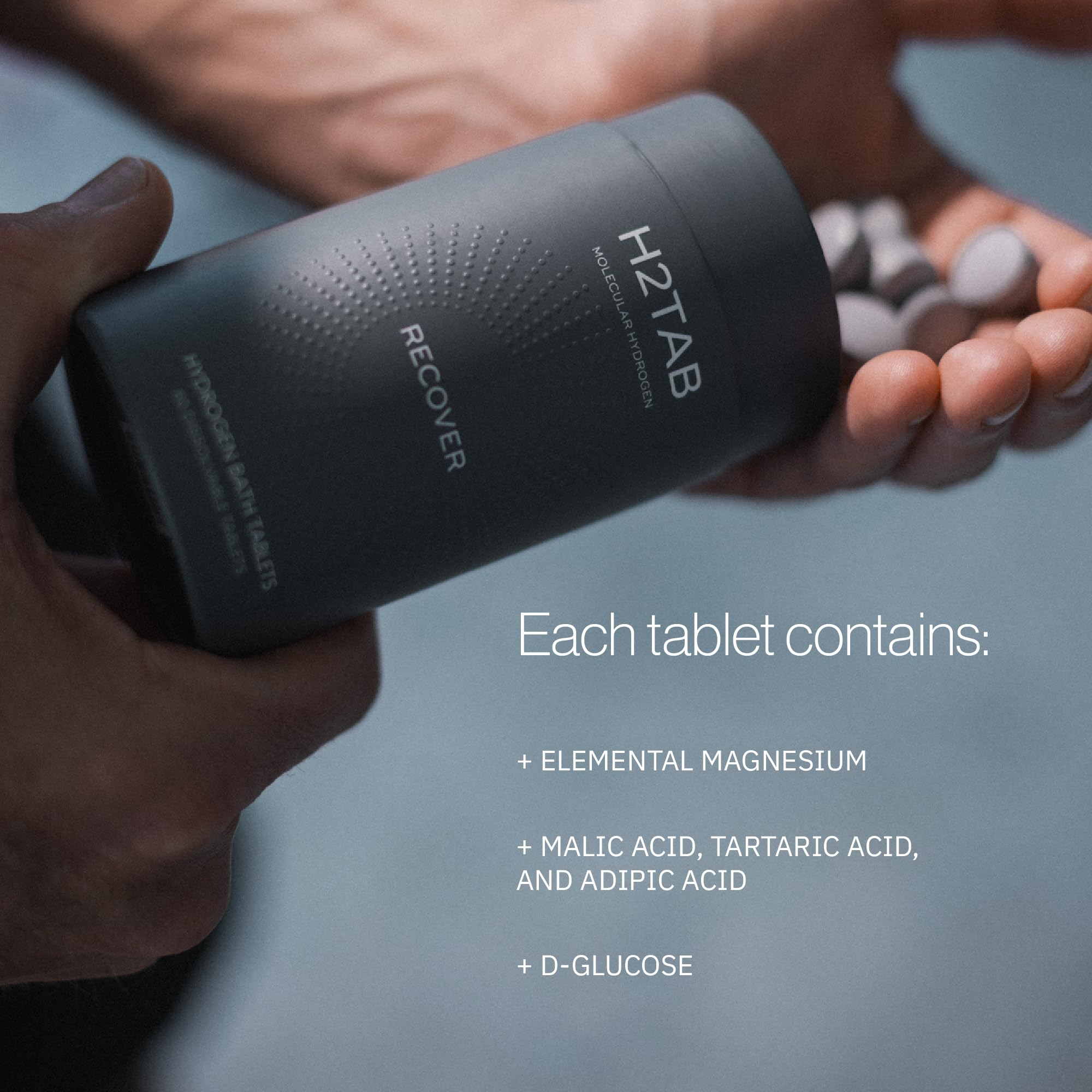 H2TAB comparación de tamaño con mano para referencia de porción y dosificación