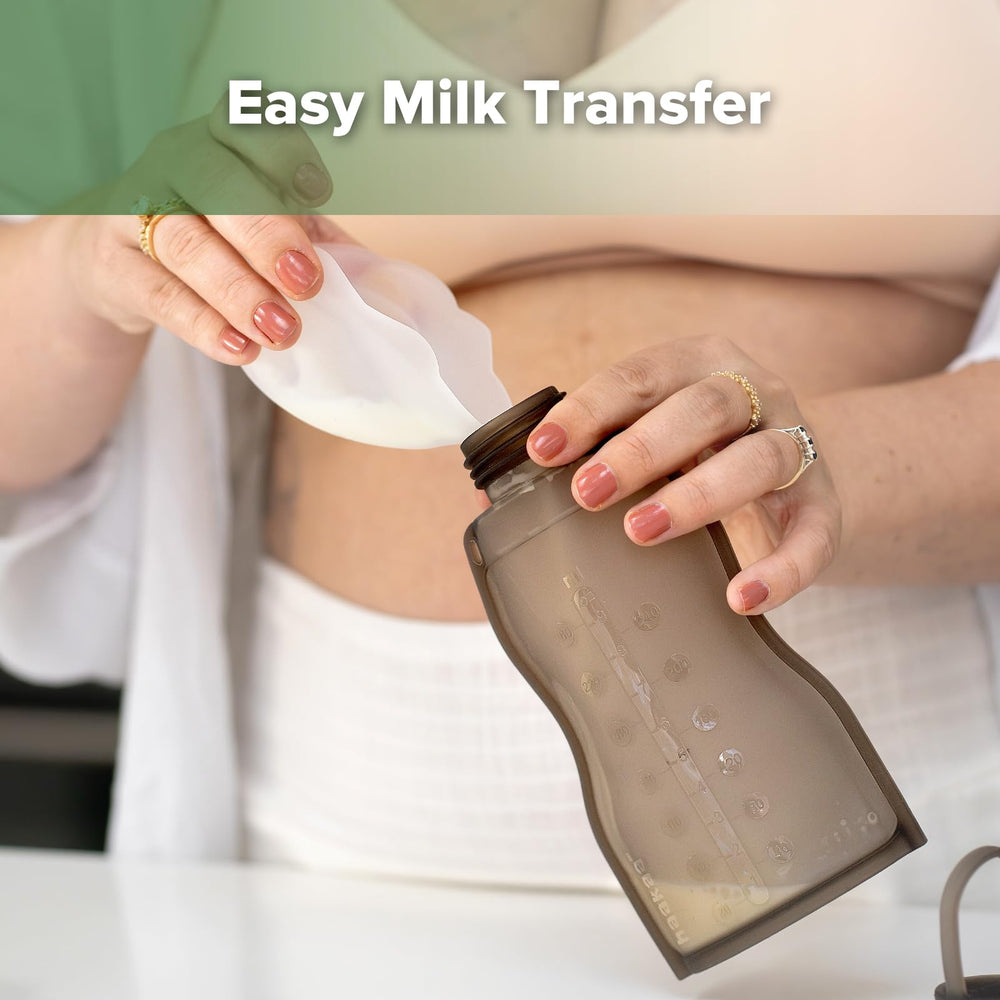 haakaa leche transferida al recipiente para ahorrar cada gota