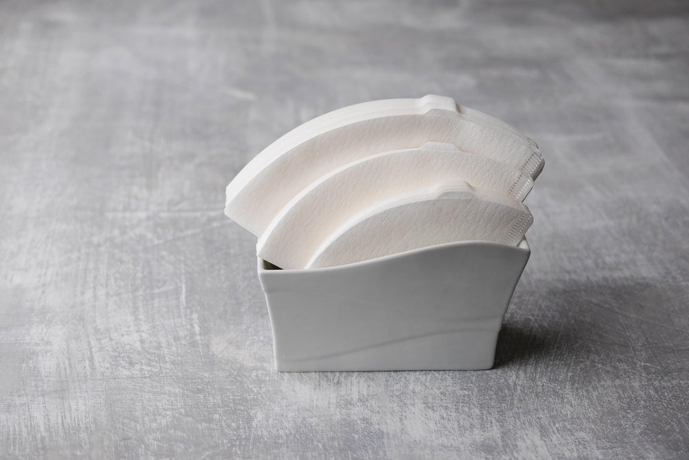 HARIO filtro V60 en uso con vertido controlado para taza limpia