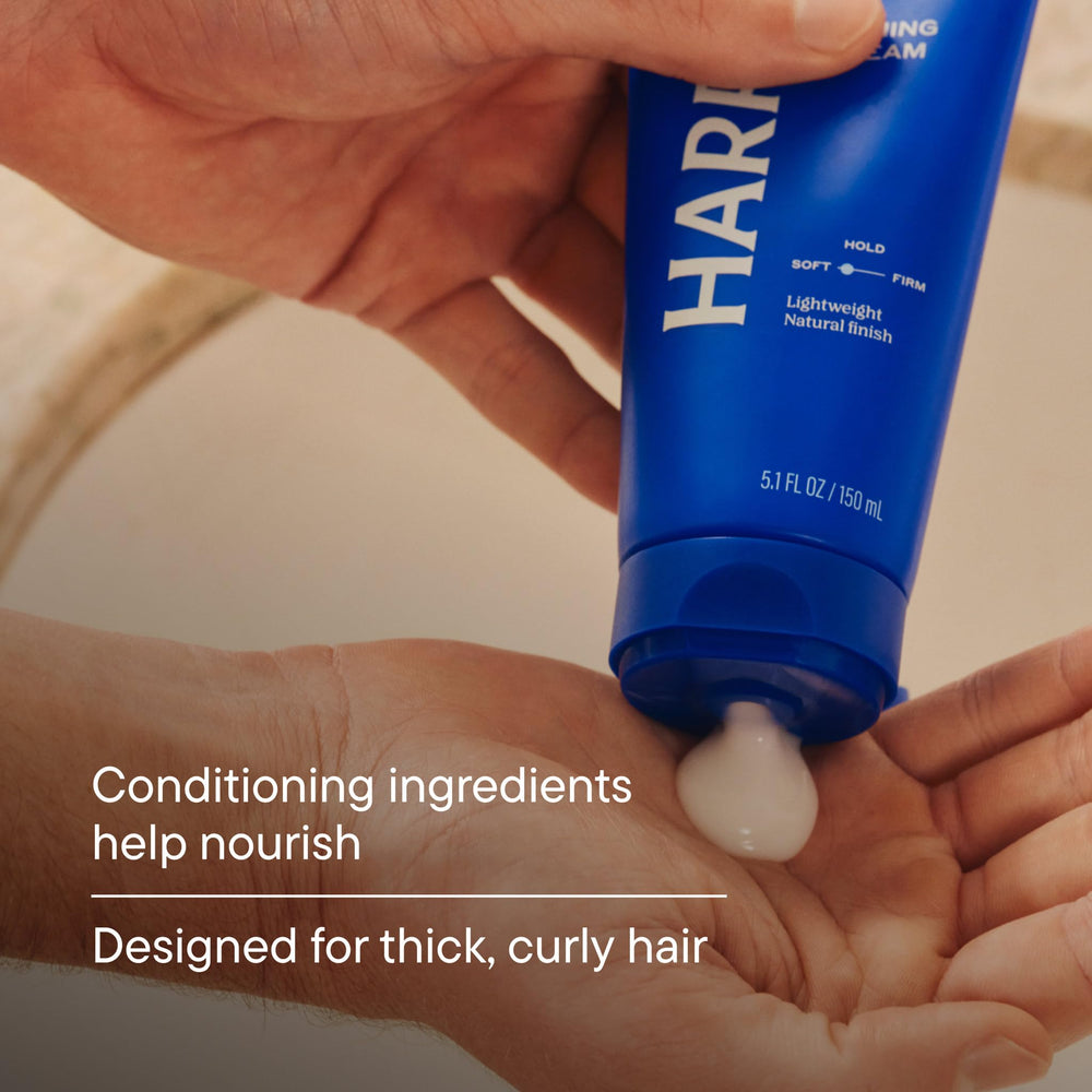 Harry's envase abierto con crema visible para evaluar consistencia