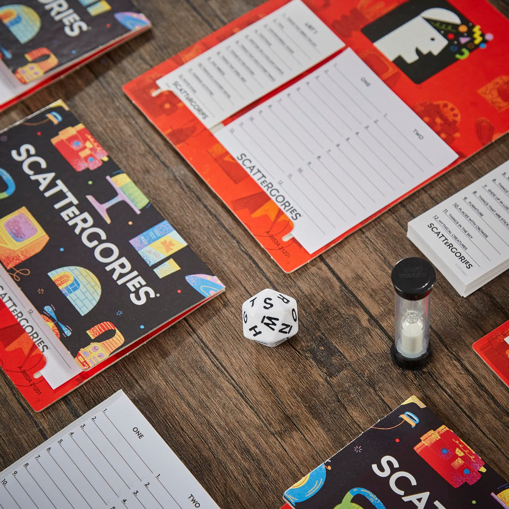 Hasbro Gaming hojas de respuestas con ejemplos que facilitan partidas rápidas