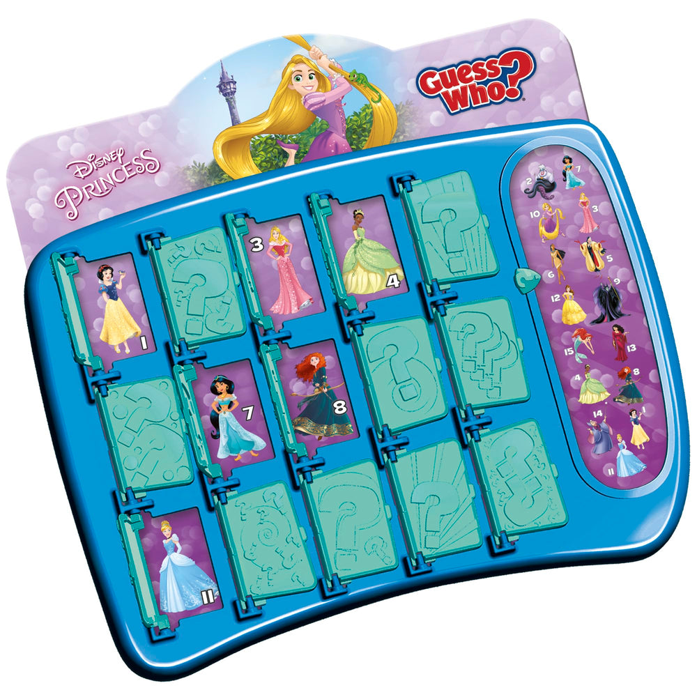 Hasbro Gaming comparación de tamaño en manos de niño para referencia práctica
