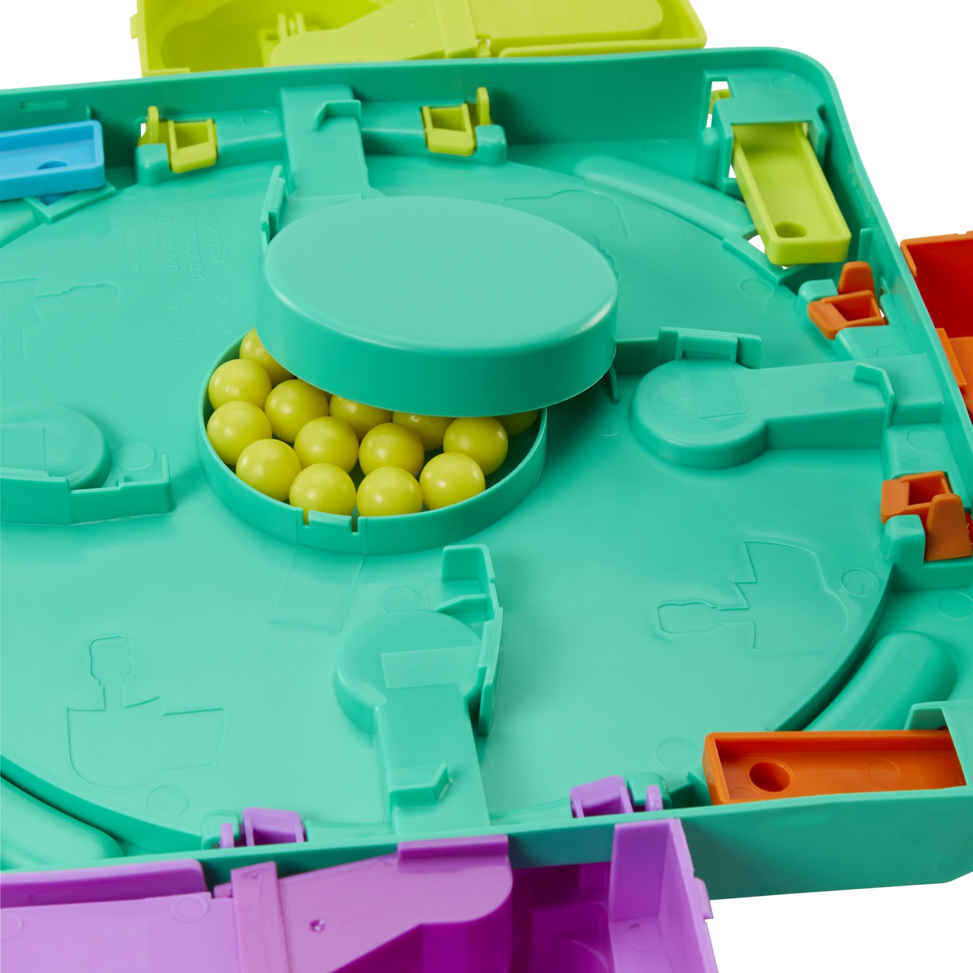 Hasbro dino close-up de la palanca para accionar el dino y su fácil uso por niños