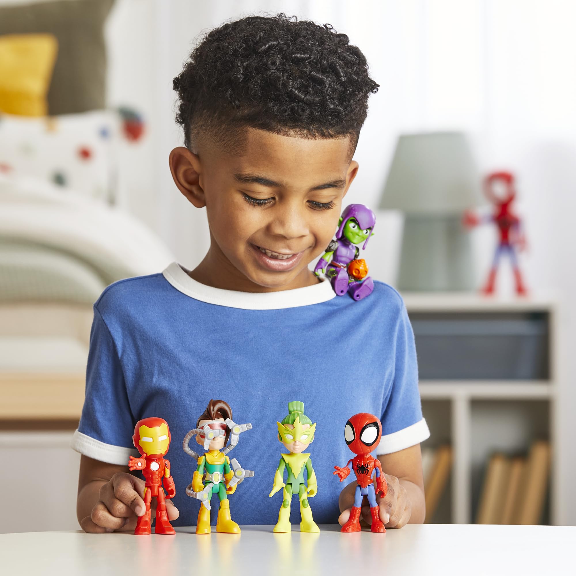 Hasbro detalle de Iron Man con pintura definida y articulación práctica