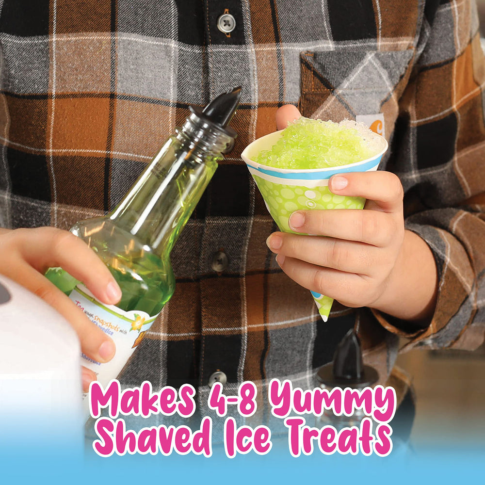 Hawaiian Shaved Ice tamaño de botella junto a vaso para comparar ración