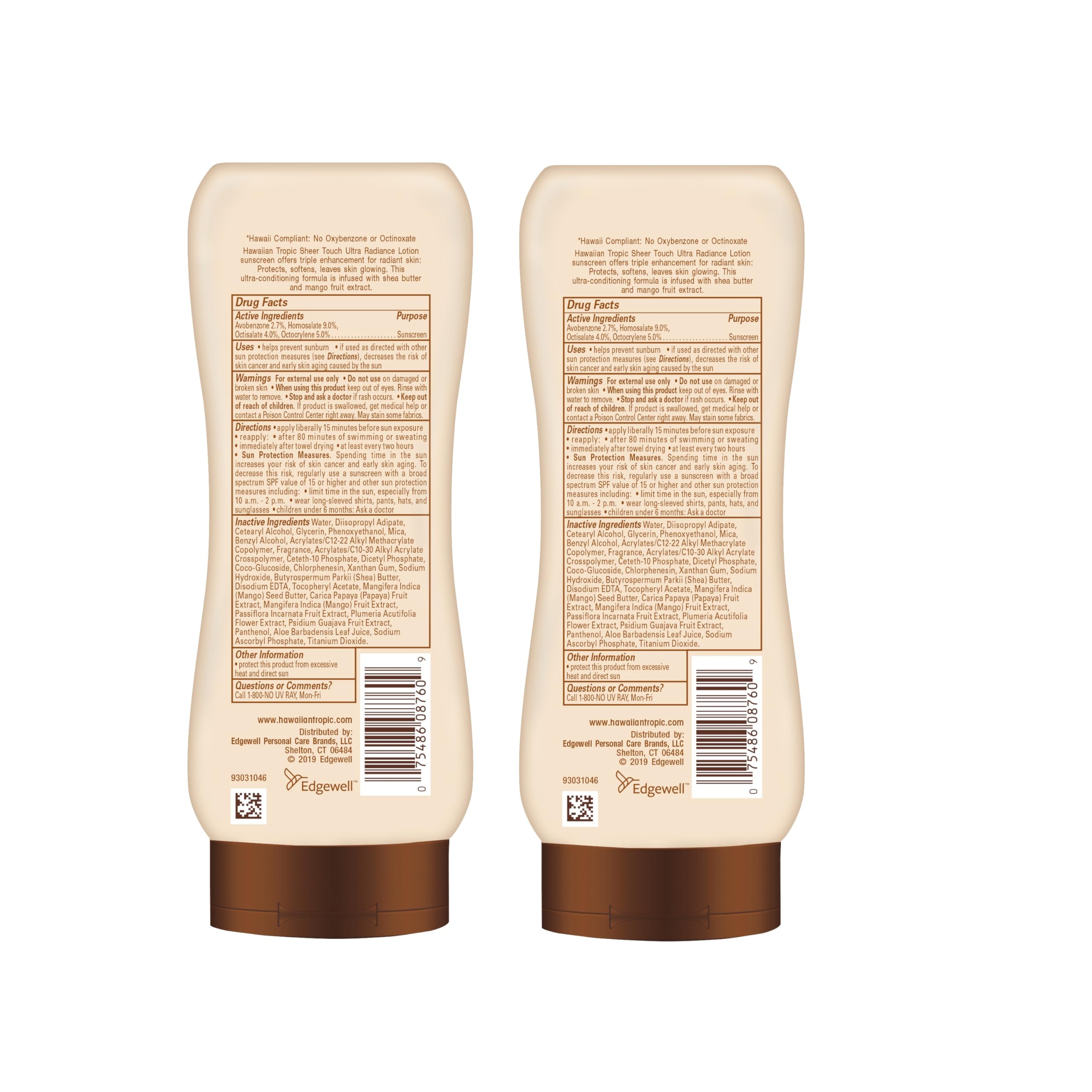 Hawaiian Tropic frasco junto a toalla y gafas para contexto de viaje