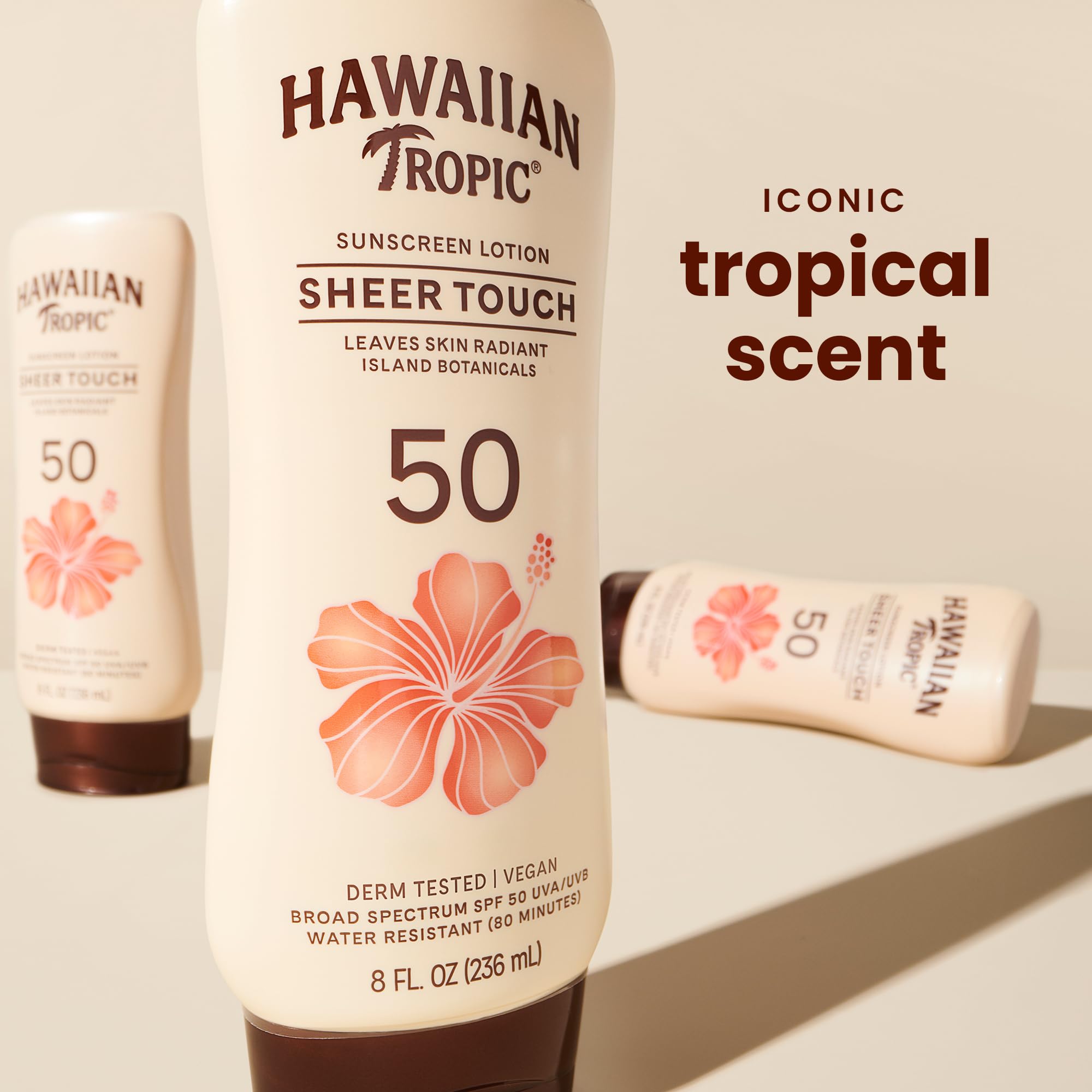 Hawaiian Tropic textura cremosa extendida demostrando absorción rápida