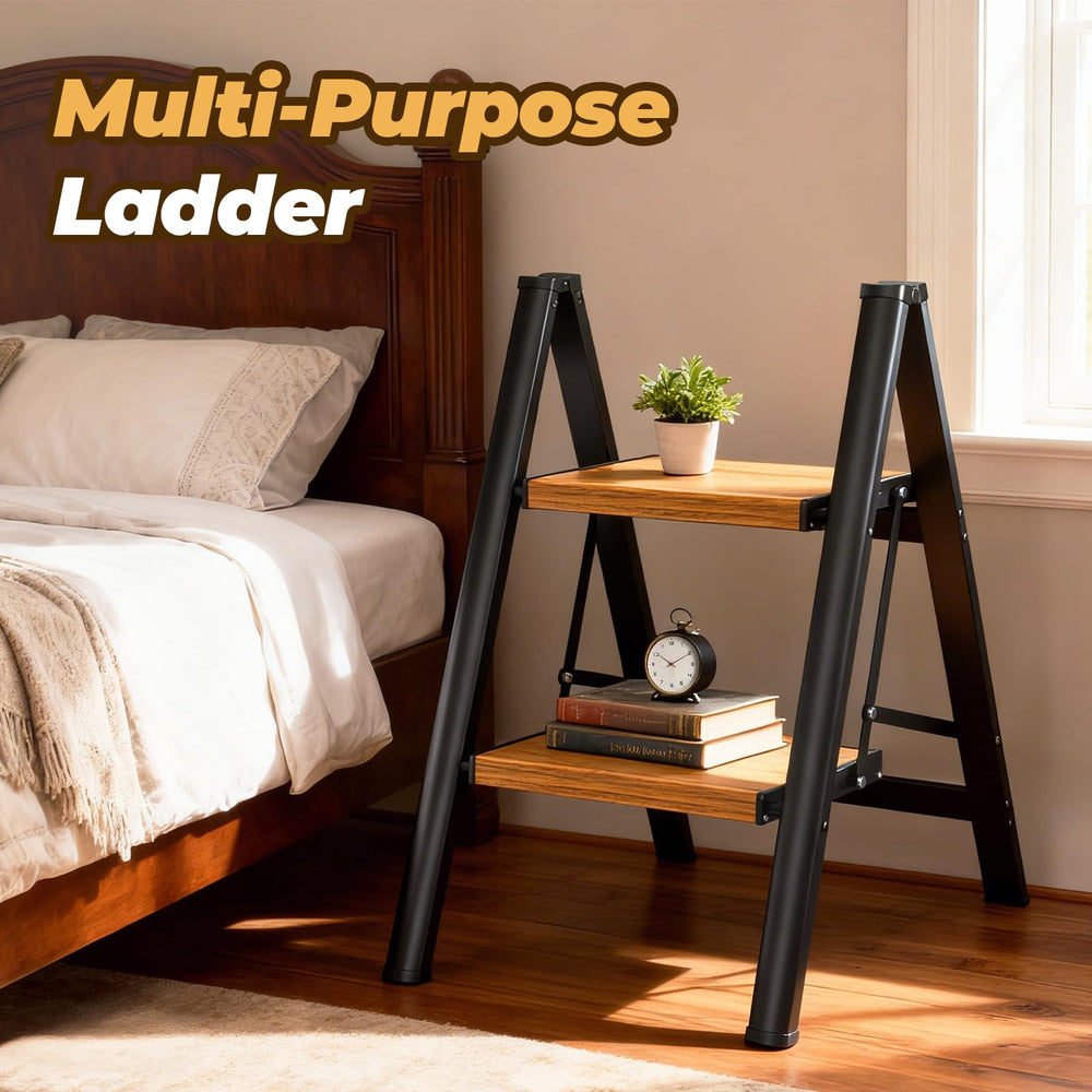 HBTower escalera comparada con mano para mostrar tamaño y peso