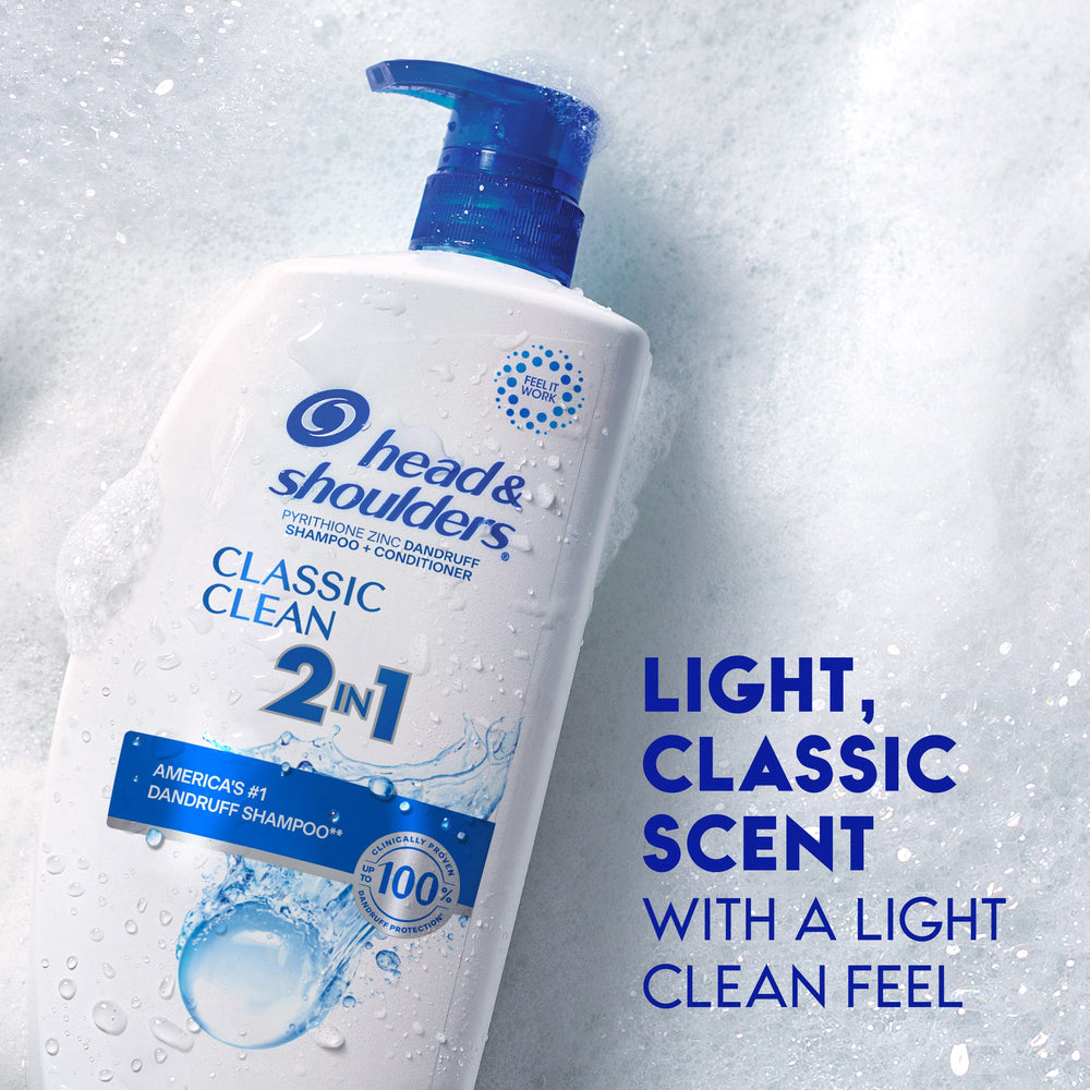 Head & Shoulders uso en ducha demostrando limpieza y acondicionamiento simultáneo