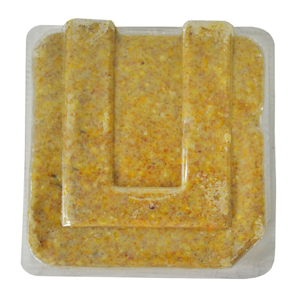 Heath Outdoor pastel colocado en comedero con aves comiendo, atrae diversidad