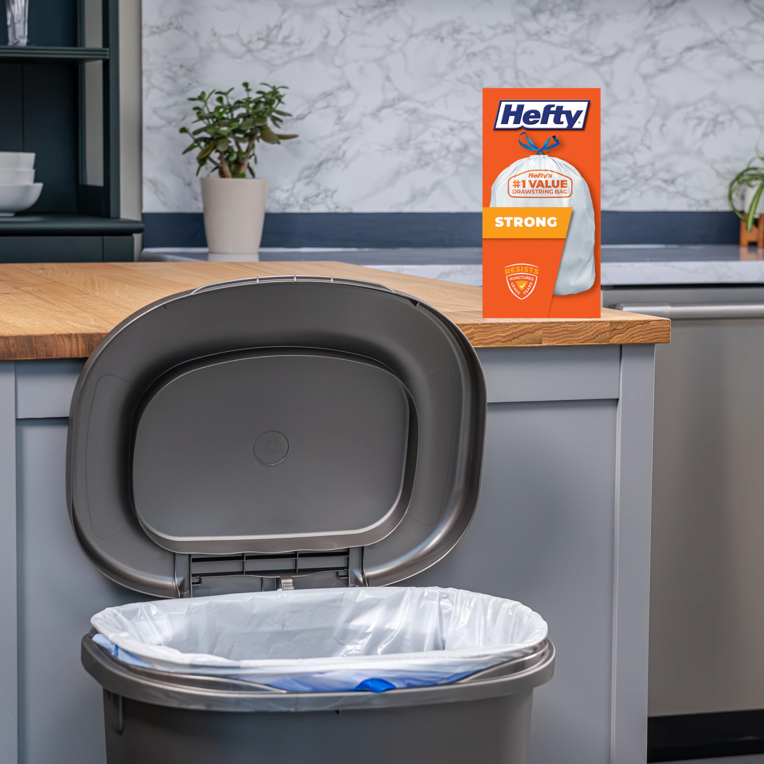 Hefty primer plano del material reforzado que resiste pinchazos y rasgaduras