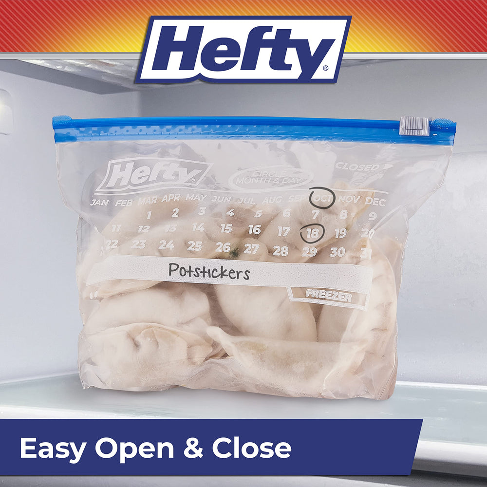 Hefty uso en cocina llenando porciones sin derrames ni complicaciones