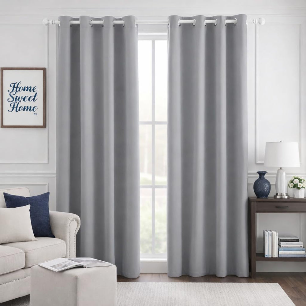 HOMEIDEAS vista frontal de cortina gris claro mostrando estética y privacidad