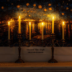 Homemory velas colocadas en un alféizar de ventana aportando calidez