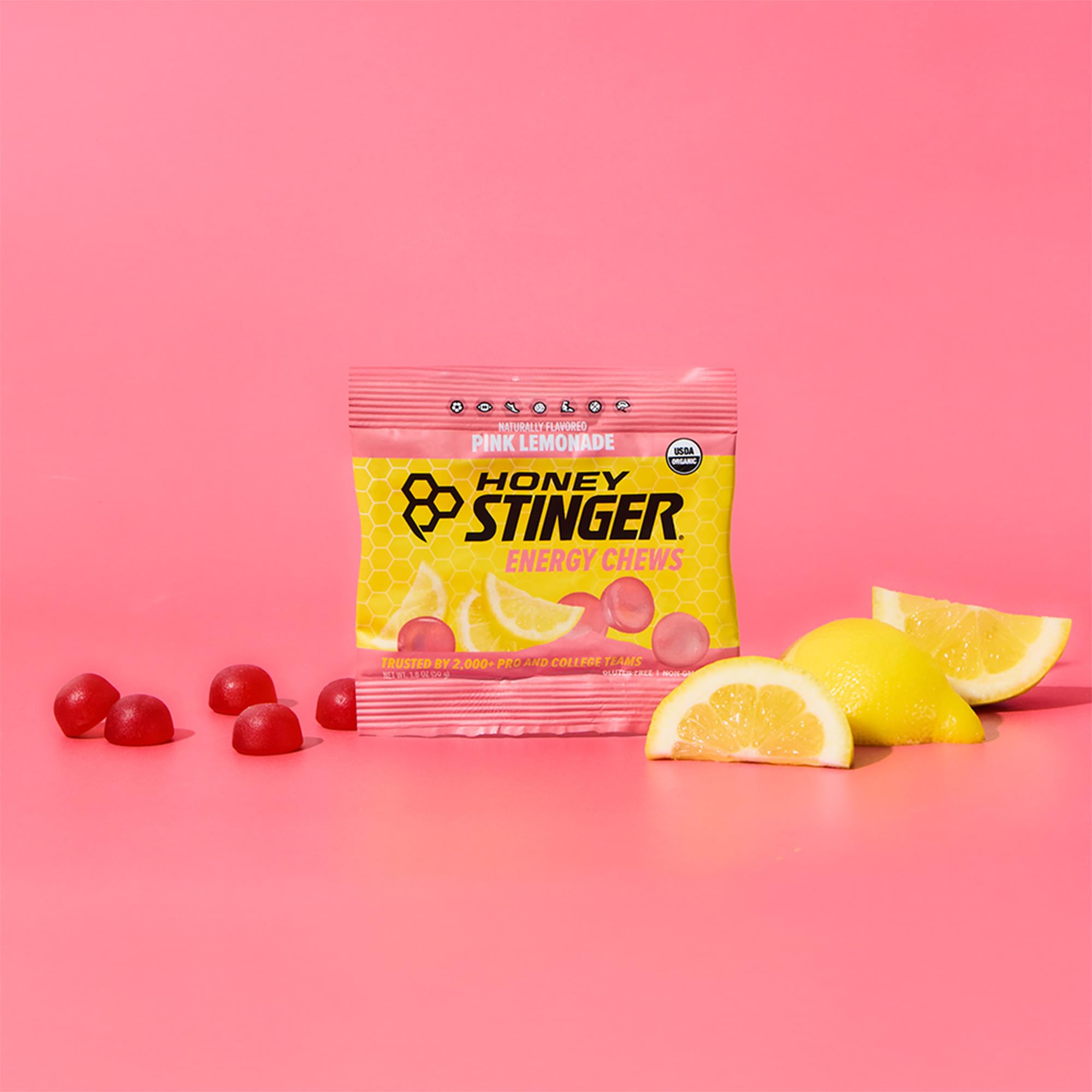 Honey Stinger gomoso en mano para comparar tamaño y confirmar facilidad de transporte