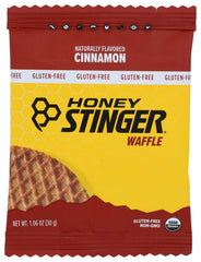 Honey Stinger atleta comiendo waffle en carrera para energía inmediata