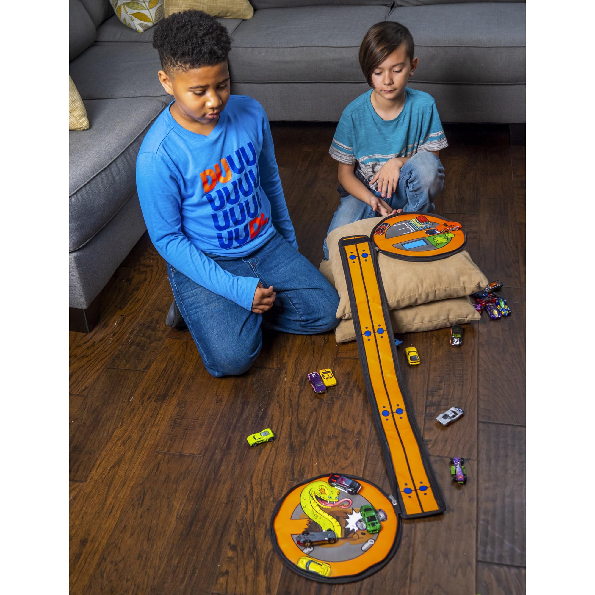 Hot Wheels ZipBin Wheelie con coches en pista para diversión inmediata