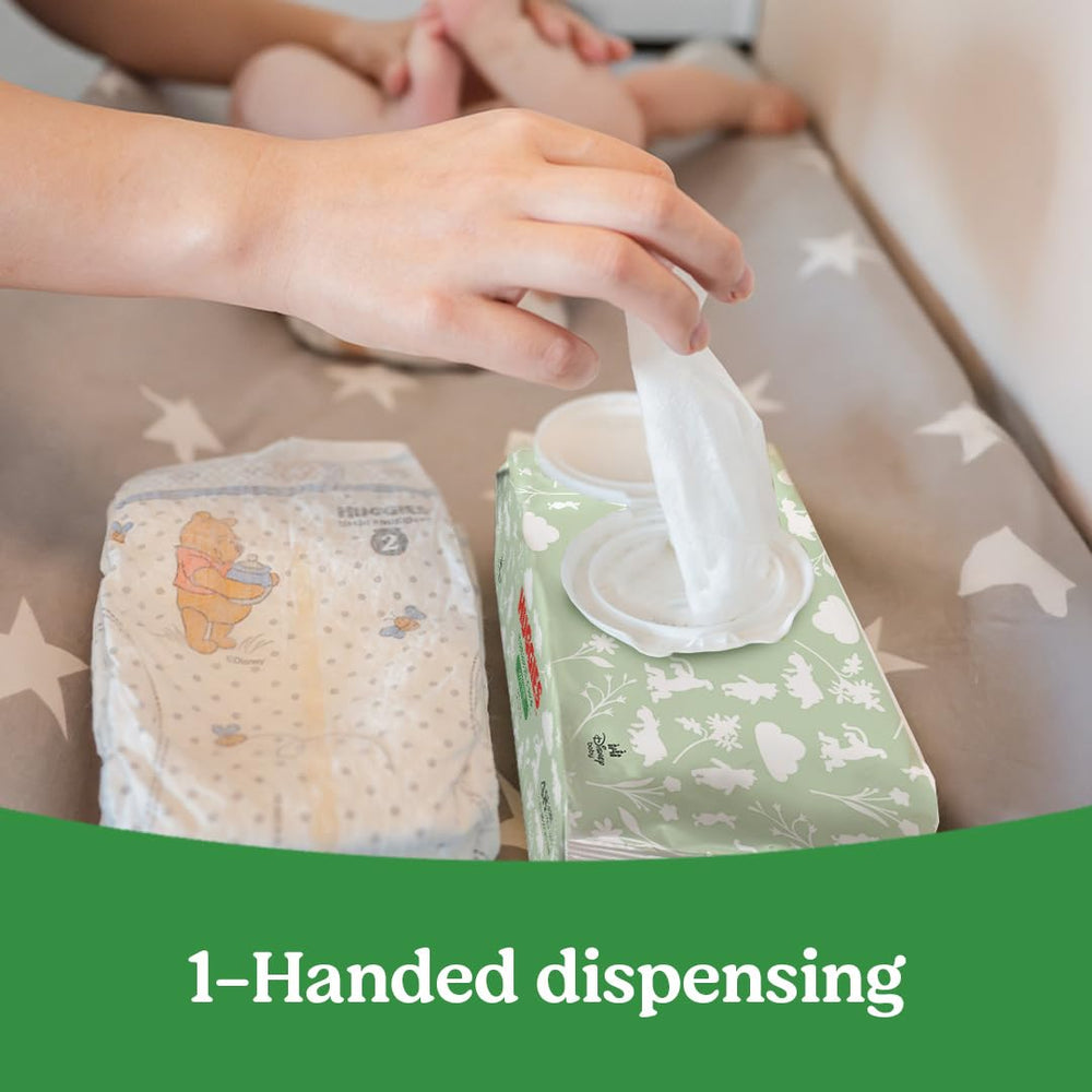 Huggies varios paquetes apilados, ideal para almacenamiento doméstico