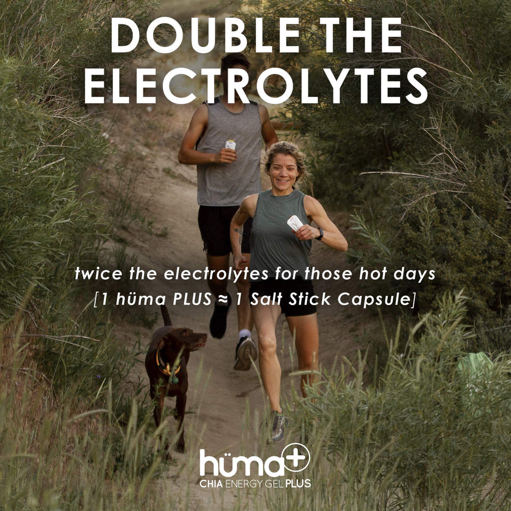 HÜMA CHIA ENERGY GEL en mano durante carrera mostrando facilidad de consumo