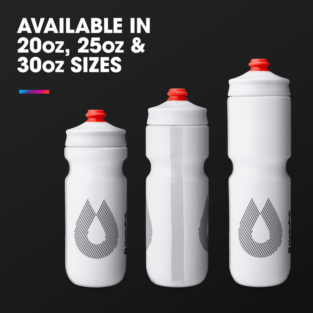 HydraPak comparación de tamaño 30oz junto a un casco que muestra escala y capacidad