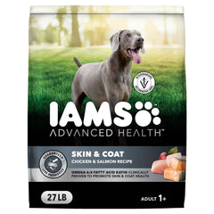 IAMS paquete frontal 27 lb mostrando fórmula pollo y salmón para piel y pelaje saludable