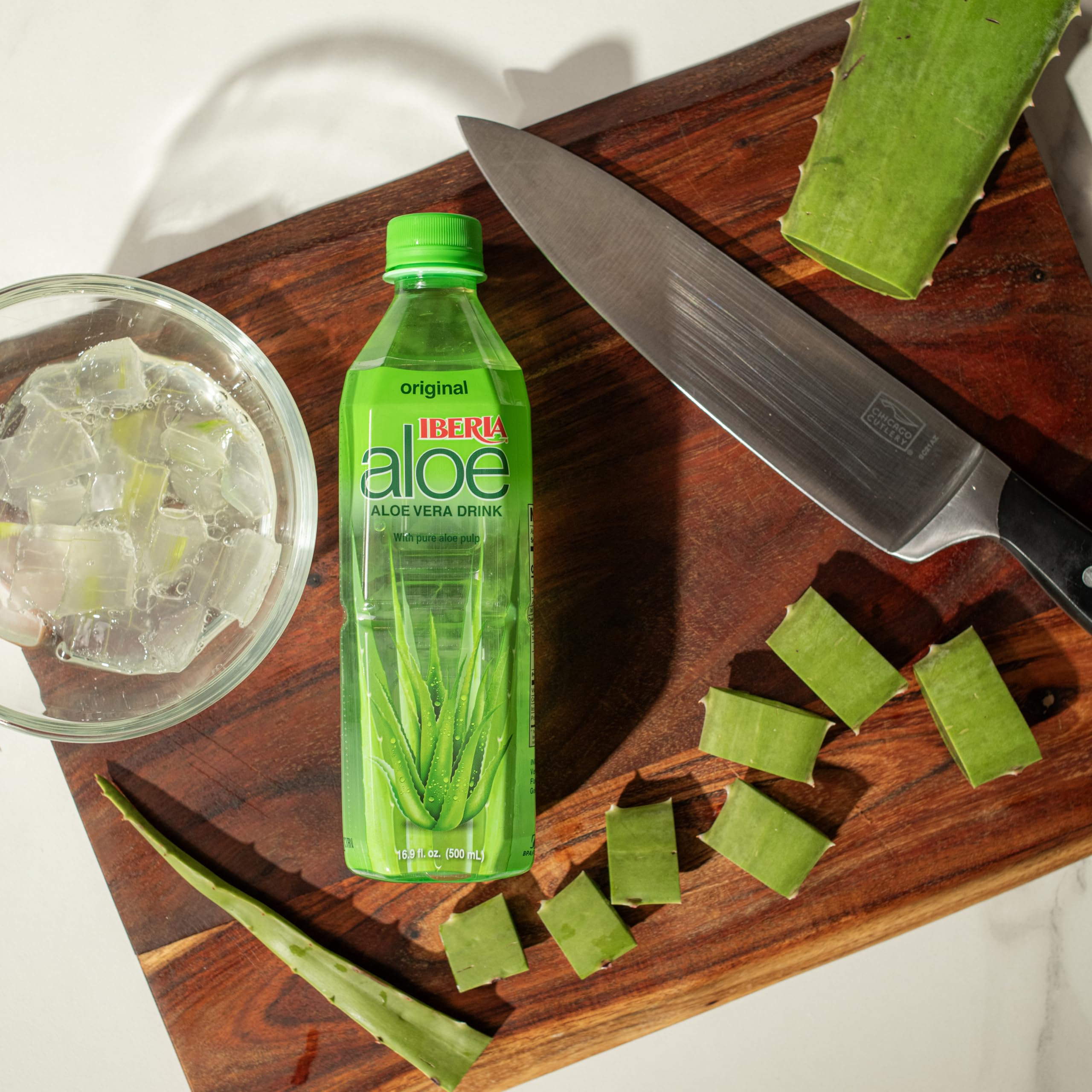 Iberia detalle de pulpa de aloe vera visible en la bebida para textura