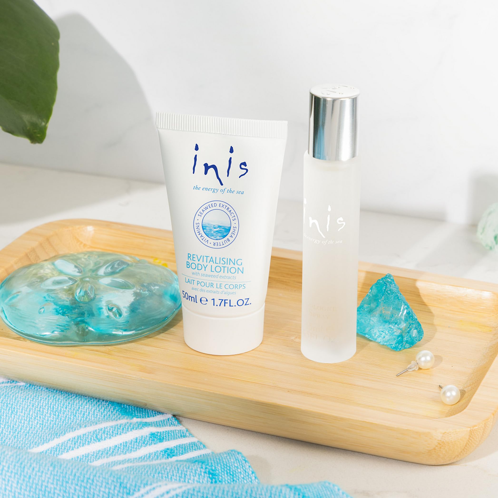 Inis loción corporal frontal con etiqueta visible, hidratación ligera para piel suave