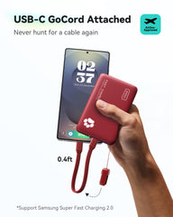 INIU power bank dentro de una mochila como solución de energía para viajes