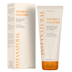 InstaNatural textura en gel en primer plano que muestra suavidad y fácil enjuague