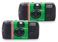 instax Fujifilm QuickSnap primer plano del flash integrado que facilita fotos en interiores