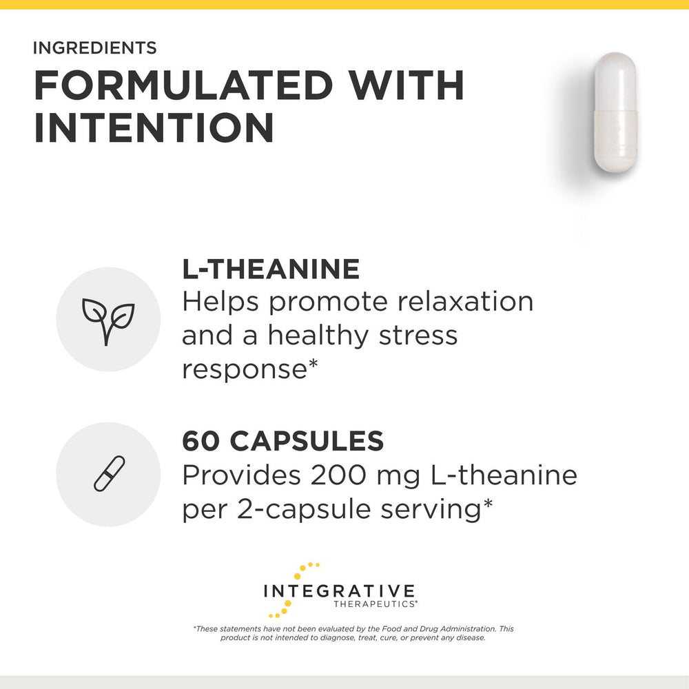 Integrative Therapeutics cápsulas en mano ilustrando la dosis y facilidad de uso