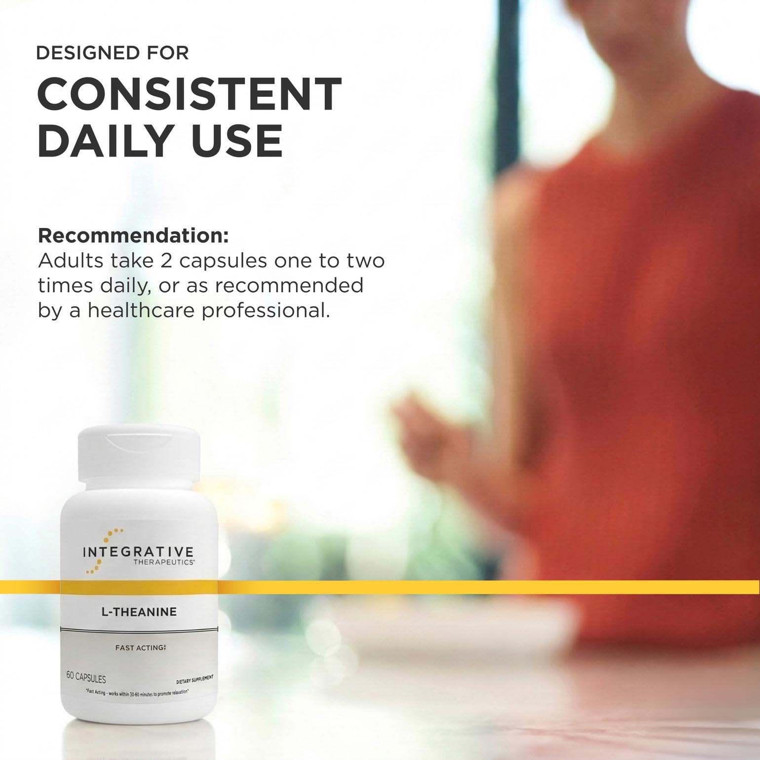 Integrative Therapeutics cápsulas junto a agenda en escritorio para apoyo en días ocupados