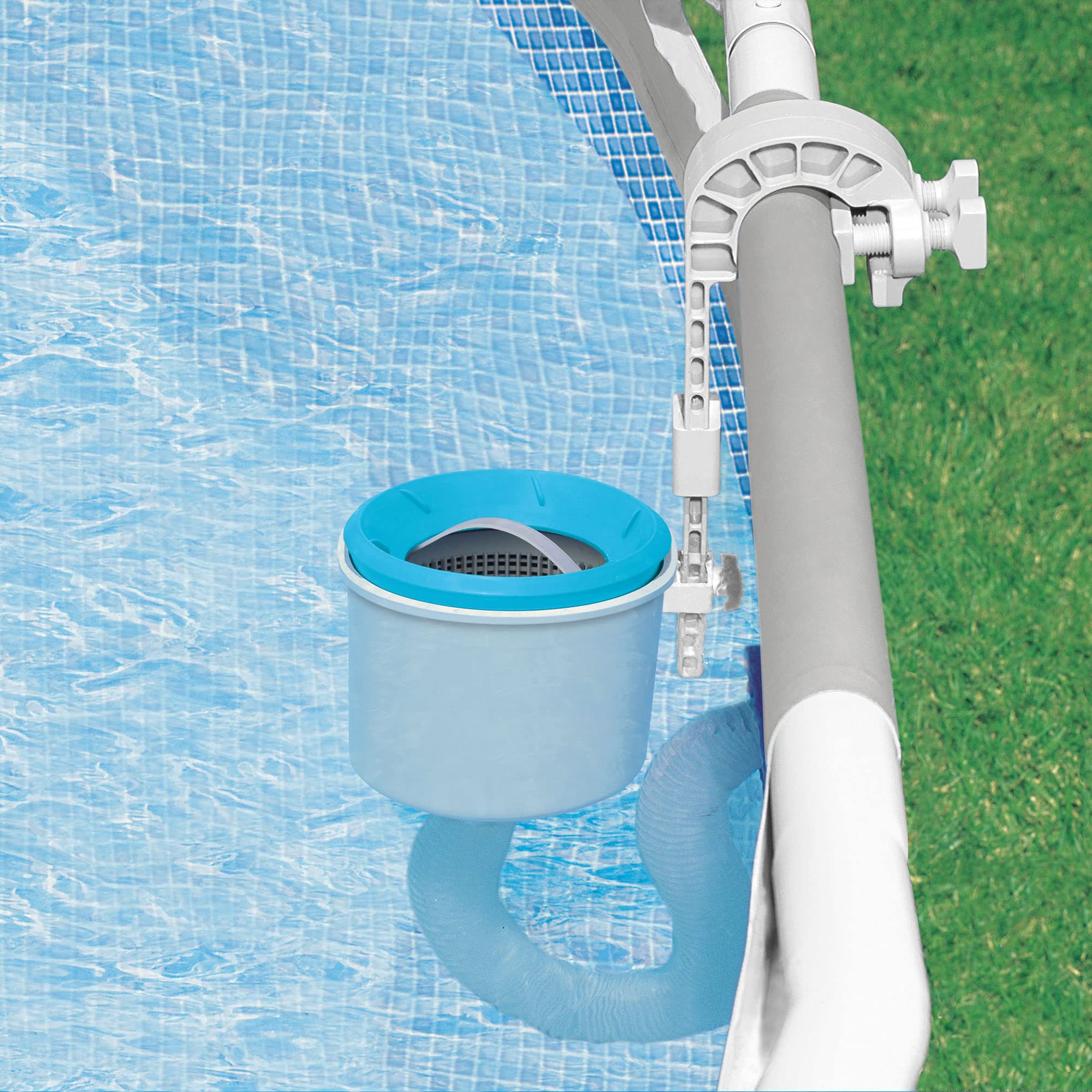 Intex skimmer polypropylene texture closeup highlighting chemical resistance