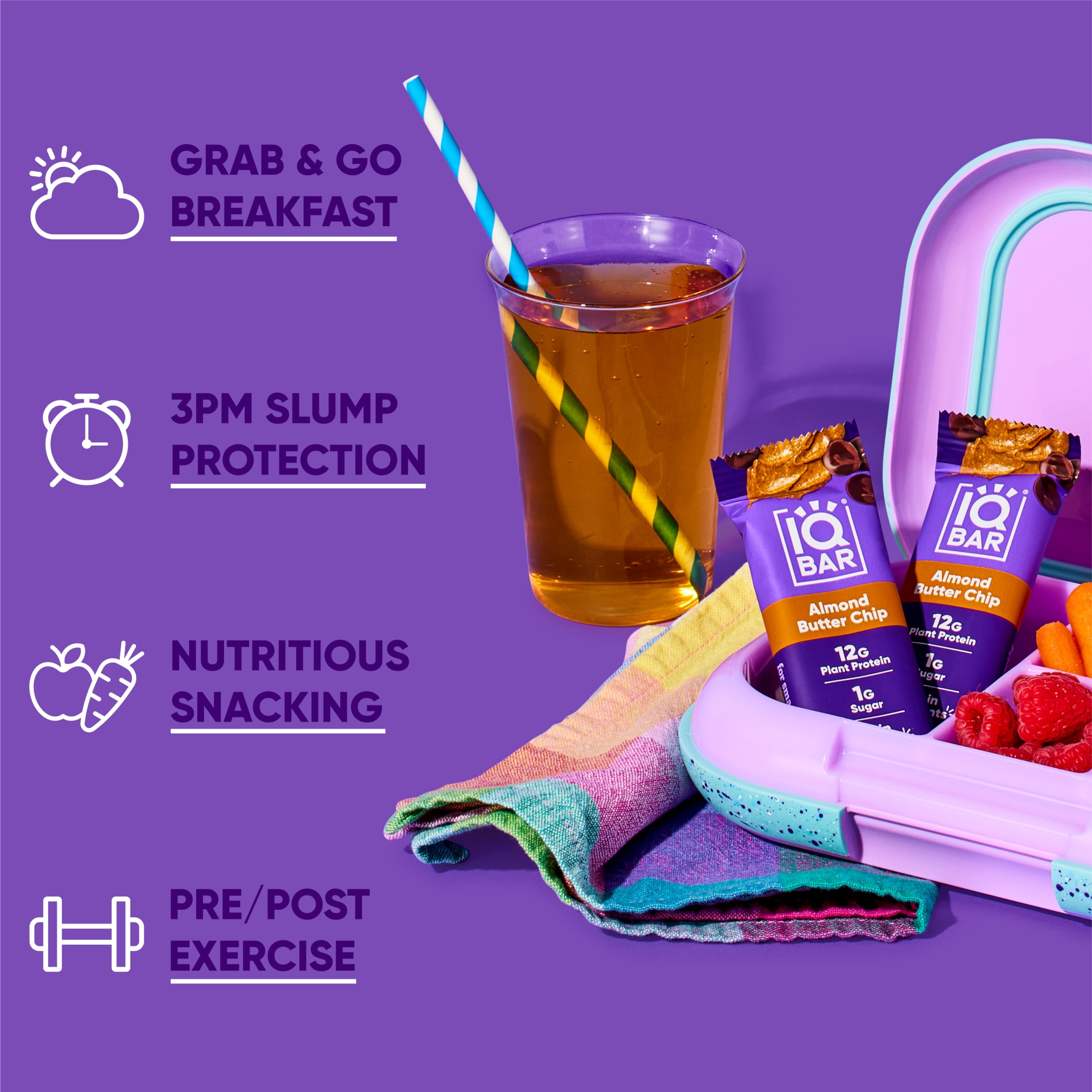 IQBAR barra en mochila ilustrando portabilidad y snack para viaje